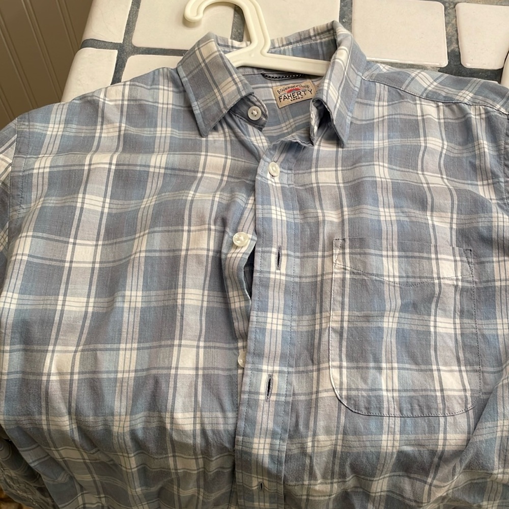 Faherty movement shirt excellent condition size xs